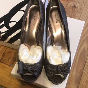 Bronze Snakeskin Samdals